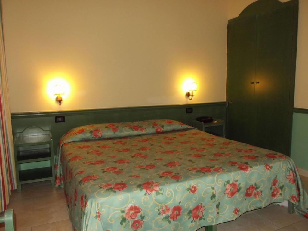 Acos Marsala City Hotel Kamer foto